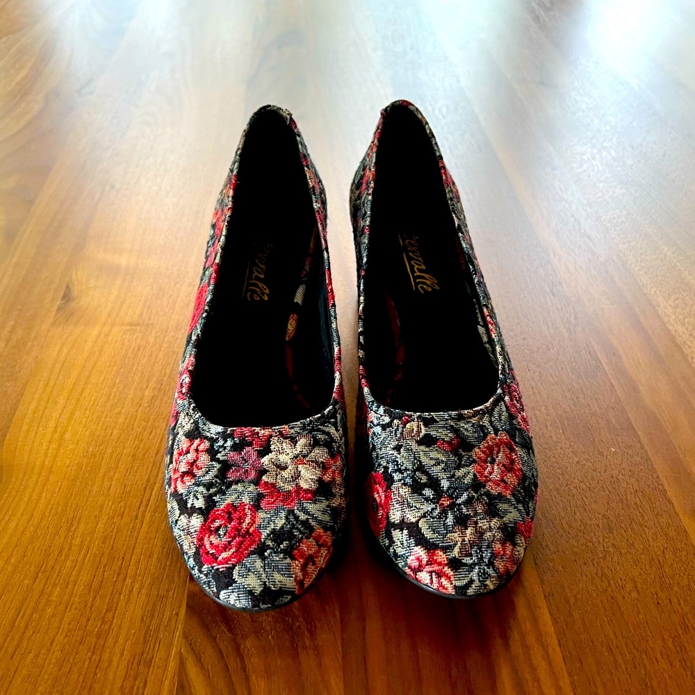Vintage Floral Block heels pumps